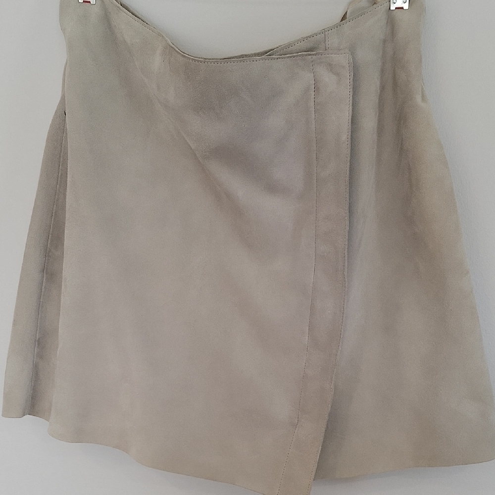 Elegant light gray suede Women's Skirt